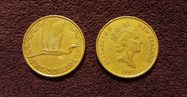 Magento 1 vs. Magento 2: Two Sides of the Same Coin